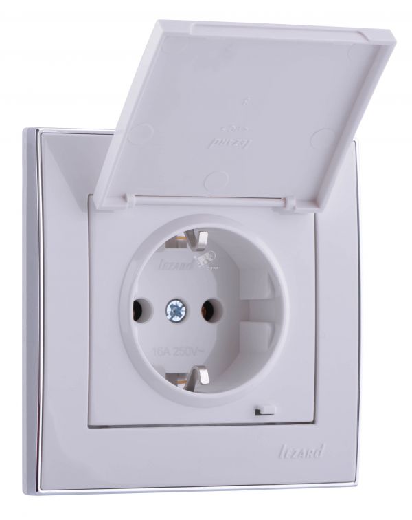 RAIN Розетка с заземлением с крышкой керамика белая с боковой вставкой хром