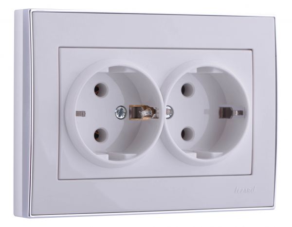 RAIN Розетка двойная с заземлением керамика белая с боковой вставкой хром
