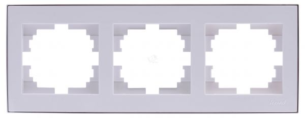 RAIN Рамка 3 поста горизонтальная белая с боковой вставкой хром