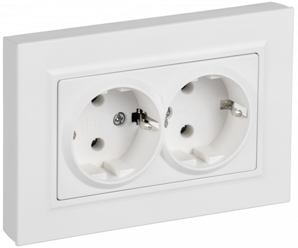 BRITE Розетка 2-местная с заземлением без защитных шторок плоская 16А в сборе РСПл12-3-БрАБ арктический белый IEK