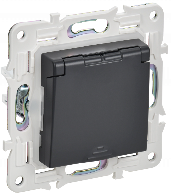 SKANDY Розетка 1-местная с заземлением с защитными шторками и крышкой 16А IP44 SK-R11T титан IEK