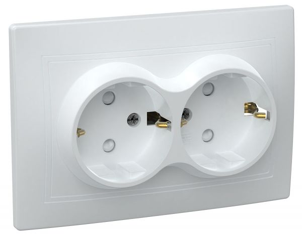 KVARTA Розетка 2-местная с заземлением с защитными шторками 16А кер. РСш12-3-КБ белый GENERICA
