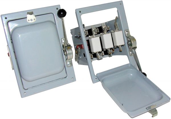 Держатели стальные, без ПН2, блок с предохранителем-выключателем (ЭТ) БПВ-1У3, 100А