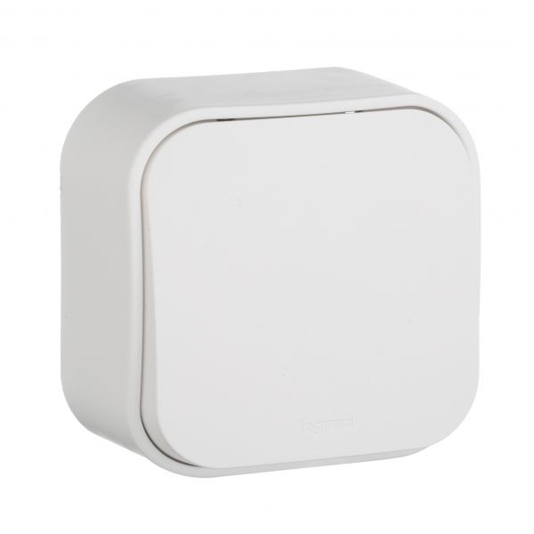 Выключатель 1-клавишный для открытой установки проходной 10А белый QUTEO