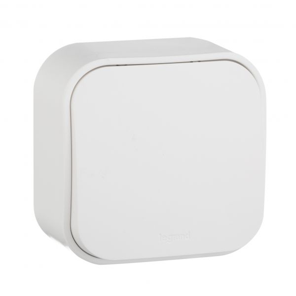 Выключатель 1-клавишный для открытой установки самовозвартный 6А безвинтовое крепление белый QUTEO