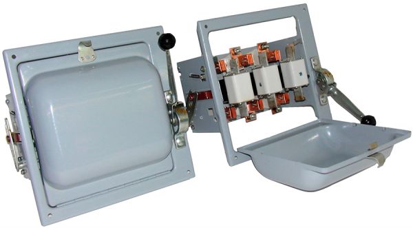 Блок с предохранителем-выключателем БПВ-4У3, 400А, стальные держатели, с ПН2-400 (сталь)