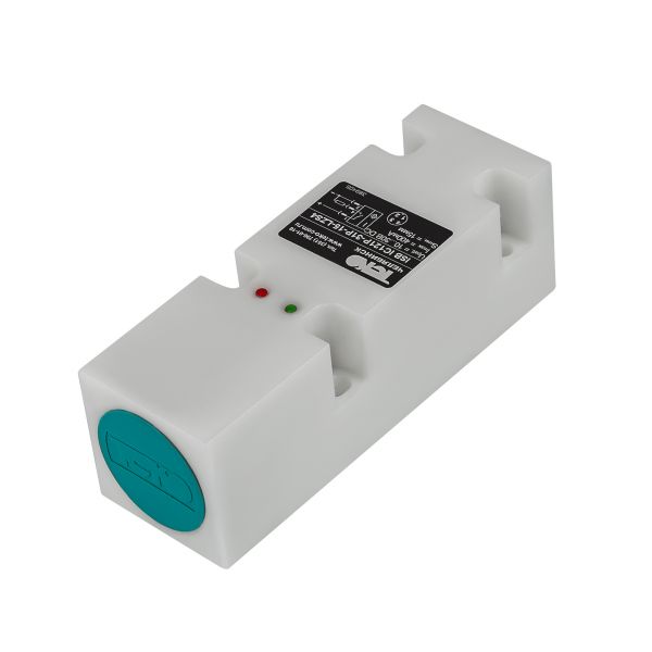 Выключатель бесконтактный ISB IC121P-31P-15-LZS4