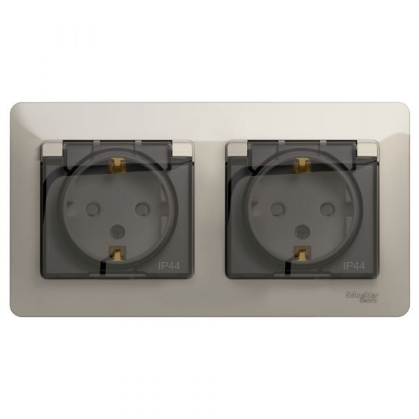 Розетка GLOSSA двойная с заземлением со шторками в сборе IP44 молочный