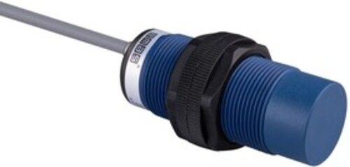 Ёмкостный датчик (PNP-НЗ), кабель 2м*3 (расс. сраб. 3-15мм), выступающий, пластик, 10-30В DC, IP65