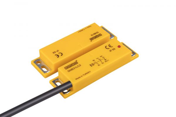 Магнитный датчик (2НЗ+НО), провод 2м (расст. сраб. 8мм), индикация LED, левый выход, IP68