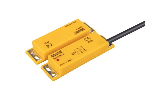 Магнитный датчик (2НЗ+НО), провод 2м (расст. сраб. 5мм), индикация LED, правый выход, IP68