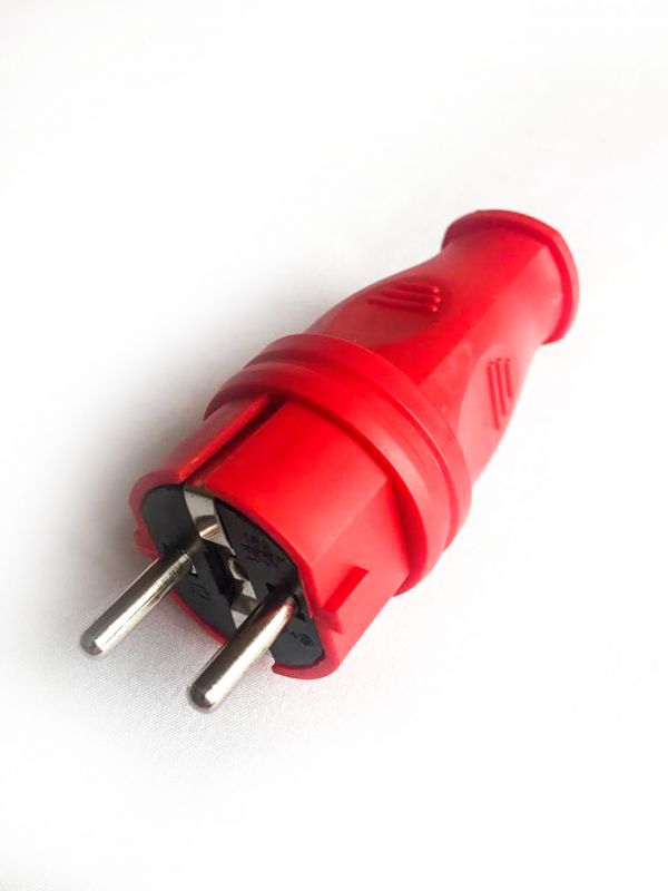 Вилка прямая 16A каучук IP44 красный