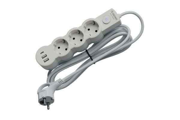 Удлинитель 3м. ПВС 3х1. 3 гнезда. заземление. выкл. USB. 10А 2800Вт. белый