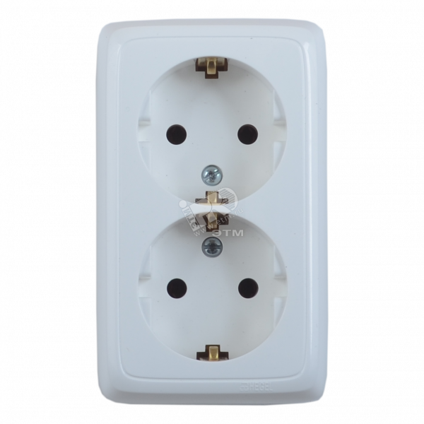 Розетка двойная наружная с заземлением с изоляционной пластиной белая