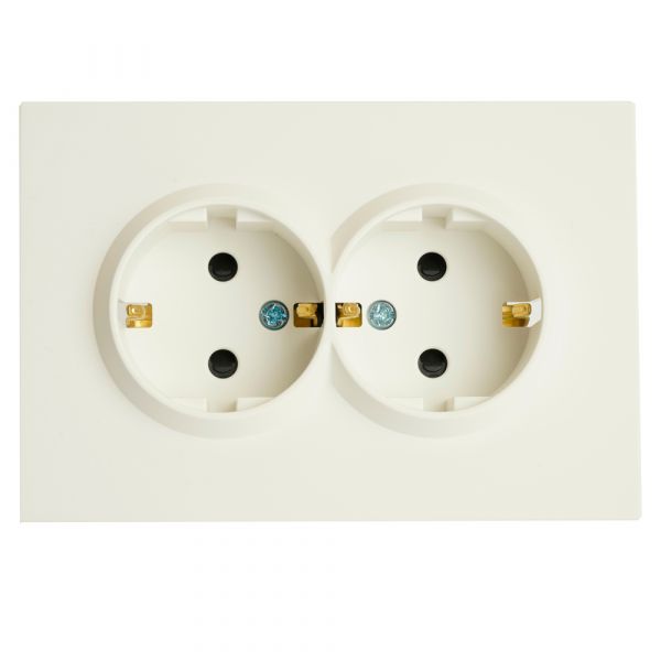 Розетка 2-местная с защитной шторкой с/з, 250В, 16А, серия Эмили, белый фарфор, soft touch