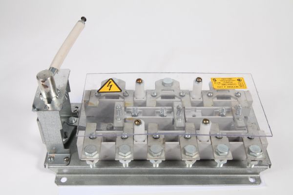 ВД1-3551 250А разъединитель левый